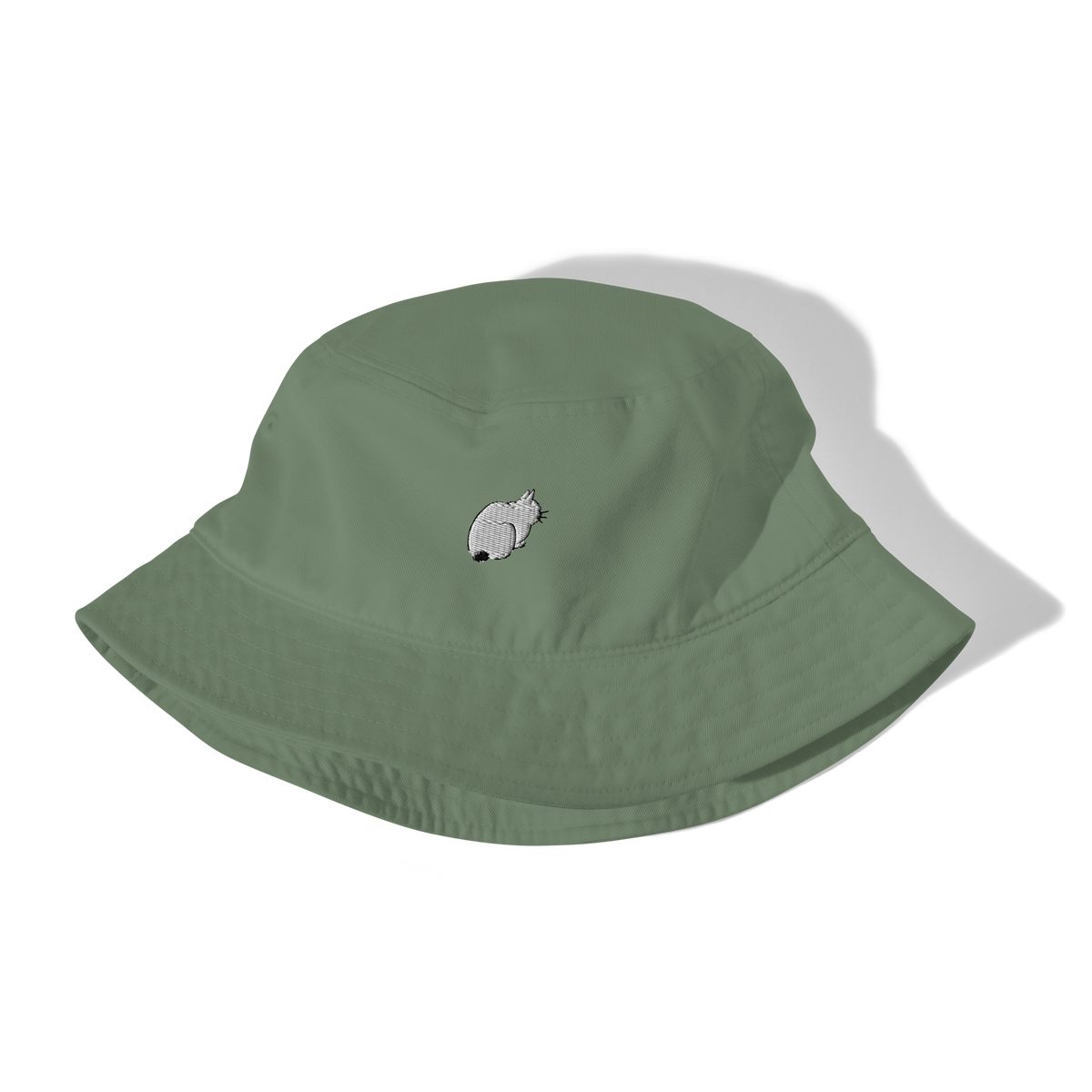 Organic bucket hat with embroidered cat motif inspired by Utagawa Hiroshige’s ukiyo-e art